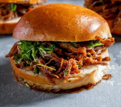 20 Mini Pulled Beef Sandwiches